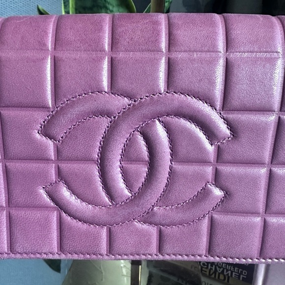 Chanel Lambskin East West Chocolate Bar - Picture 3 of 11